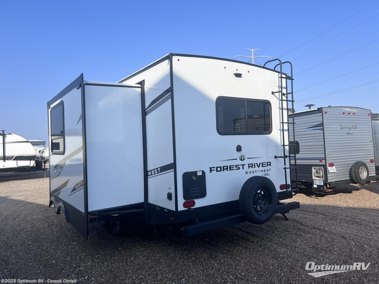 Contact us now about this 2025 East to West Alta 2375KRK! 2025 Alta 2375KRK by East to West from Optimum RV - Corpus Christi in Robstown, Texas