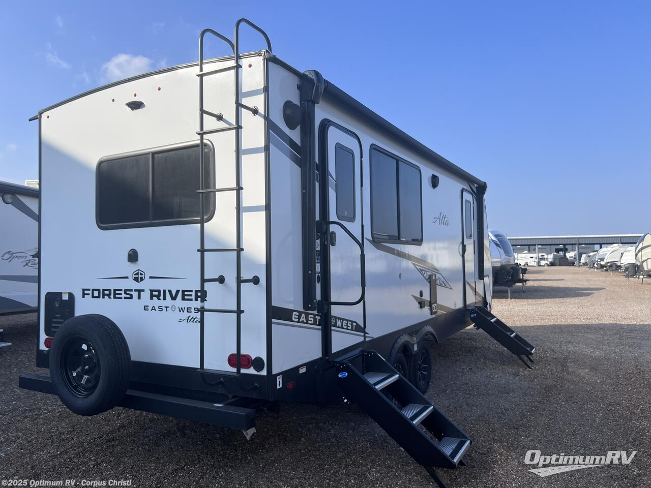 Call now about this 2025 East to West Alta 2375KRK! 2025 East to West Alta 2375KRK - New Travel Trailer For Sale by Optimum RV - Corpus Christi in Robstown, Texas features Slideout, Awning