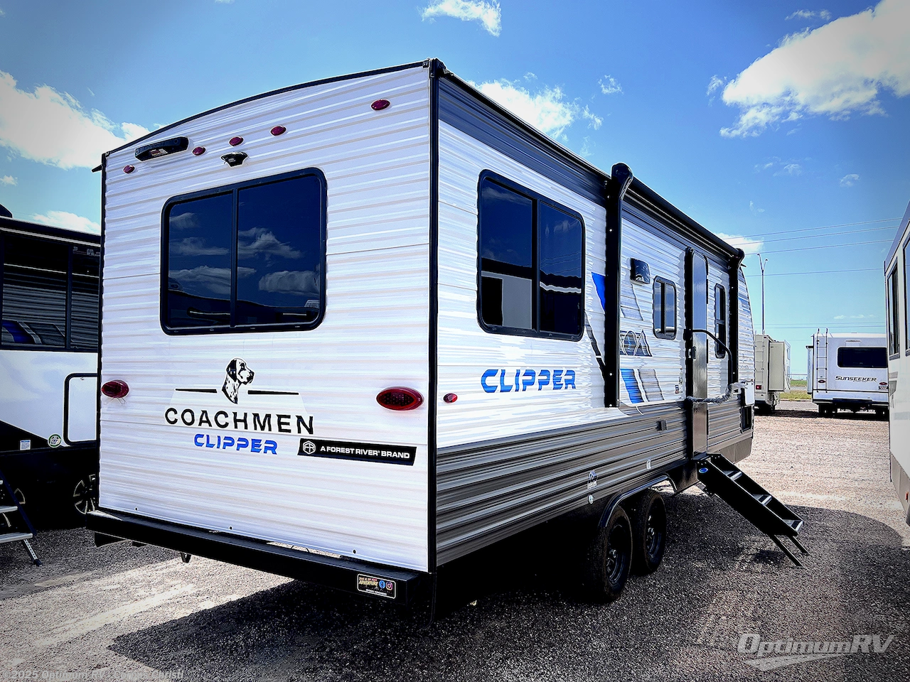 Call now about this 2025 Coachmen Clipper 5K Series 242MK! 2025 Coachmen Clipper 5K Series 242MK - New Travel Trailer For Sale by Optimum RV - Corpus Christi in Robstown, Texas features Awning