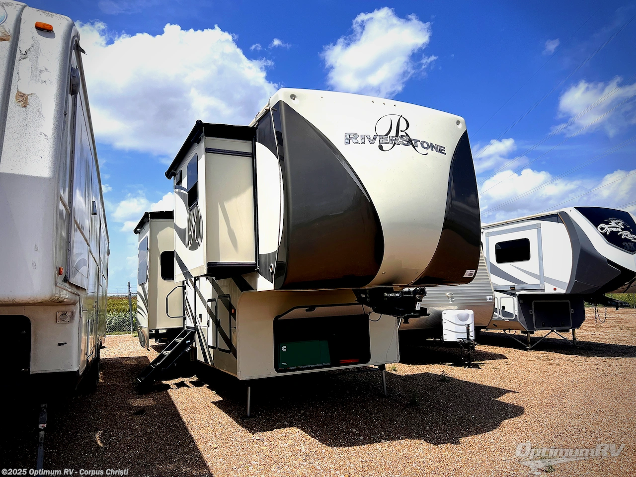 Email now about this 2018 Forest River RiverStone 39FK! Used 2018 Forest River RiverStone 39FK available in Robstown, Texas