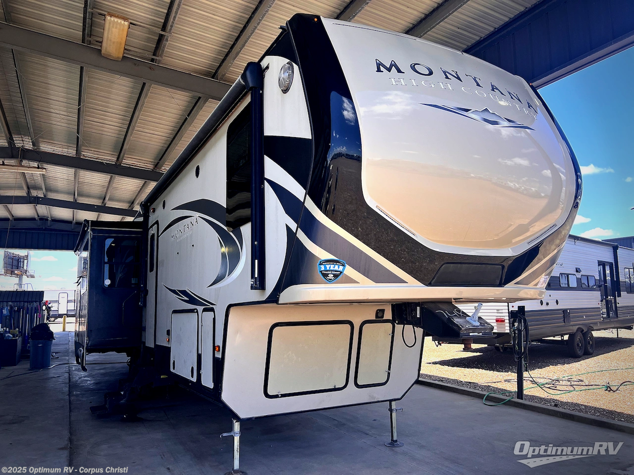 Email now about this 2018 Keystone Montana High Country 345RL! Used 2018 Keystone Montana High Country 345RL available in Robstown, Texas