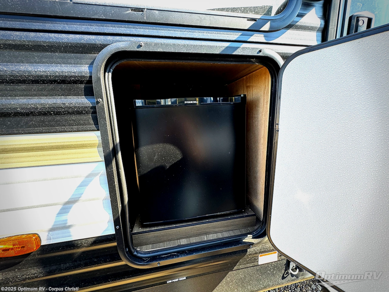 Contact us now about this 2026 Prime Time Avenger 25RBS! 2026 Avenger 25RBS by Prime Time from Optimum RV - Corpus Christi in Robstown, Texas