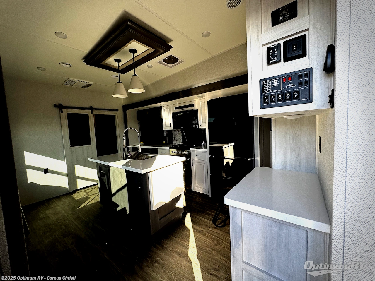 Call now about this 2026 East to West Ahara 378BH-OK! 2026 East to West Ahara 378BH-OK - New Fifth Wheel For Sale by Optimum RV - Corpus Christi in Robstown, Texas features Slideout, Awning