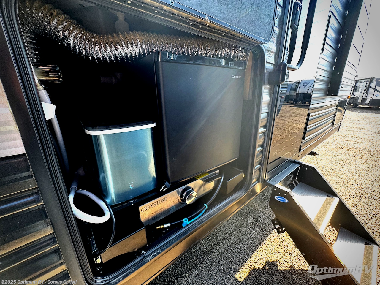 Call now about this 2022 Forest River Cherokee Grey Wolf 26DBH! 2022 Forest River Cherokee Grey Wolf 26DBH - Used Travel Trailer For Sale by Optimum RV - Corpus Christi in Robstown, Texas features Slideout, Awning