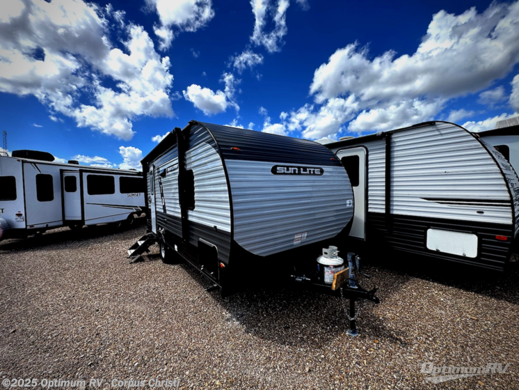 Email now about this 2024 Sunset Park RV Sun Lite LTD 19RB! Used 2024 Sunset Park RV Sun Lite LTD 19RB available in Robstown, Texas