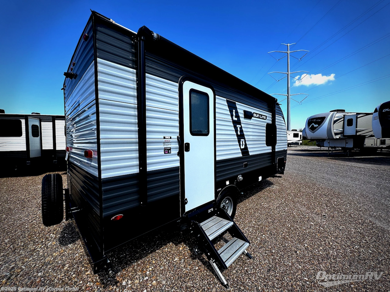 Call now about this 2024 Sunset Park RV Sun Lite LTD 19RB! 2024 Sunset Park RV Sun Lite LTD 19RB - Used Travel Trailer For Sale by Optimum RV - Corpus Christi in Robstown, Texas features Awning