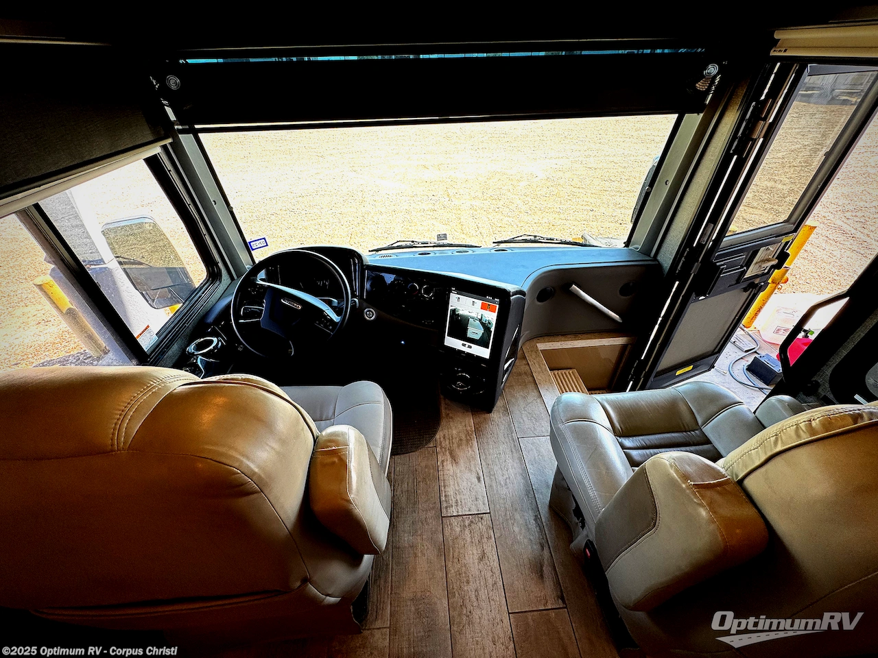 Used 2022 Thor Venetian R40 available in Robstown, Texas