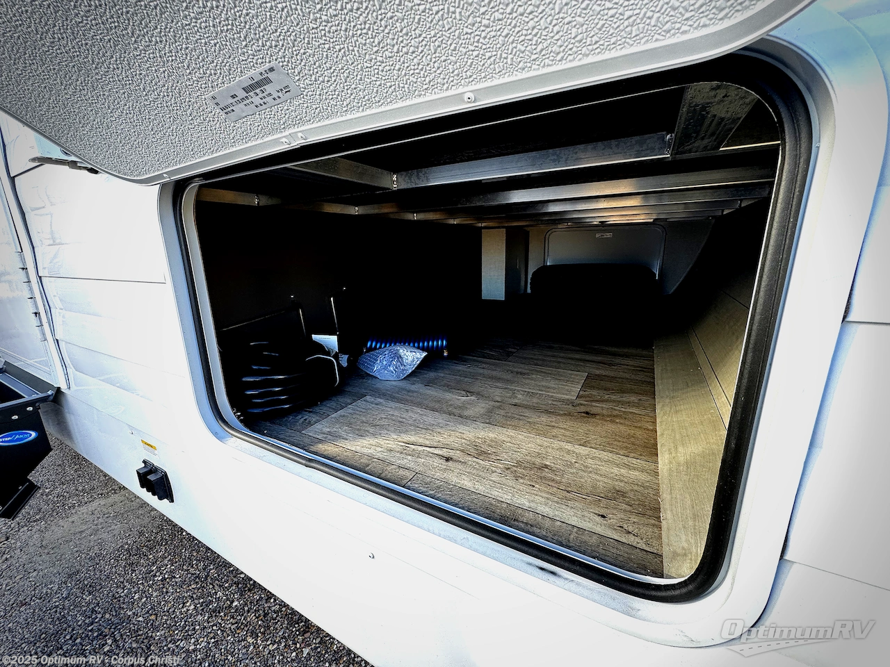 Call now about this 2026 Venture RV Sienna SA311VDB! 2026 Venture RV Sienna SA311VDB - New Travel Trailer For Sale by Optimum RV - Corpus Christi in Robstown, Texas features Slideout, Awning