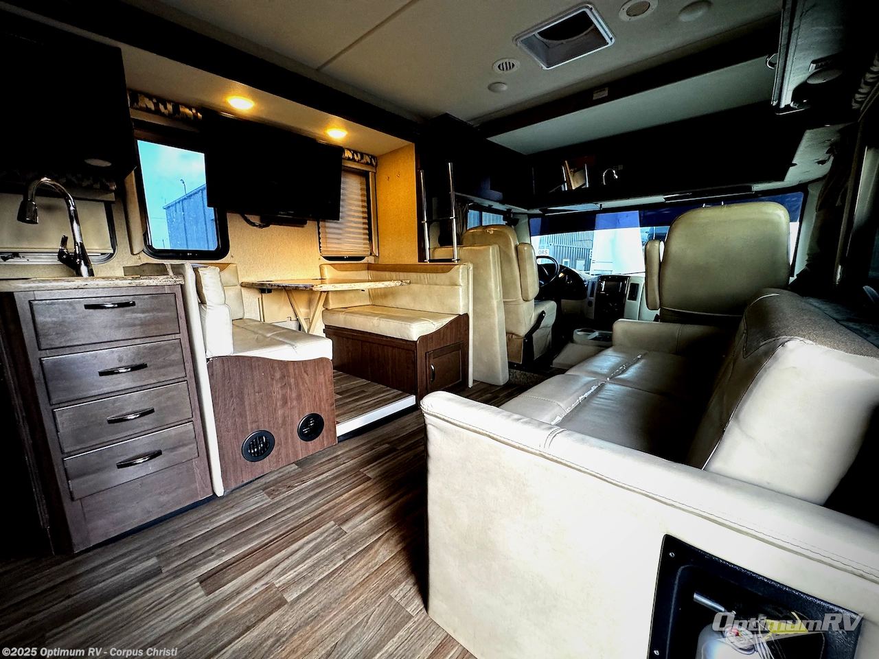 Call now about this 2018 Thor ACE 32.1! 2018 Thor ACE 32.1 - Used Class A For Sale by Optimum RV - Corpus Christi in Robstown, Texas features Slideout, Awning