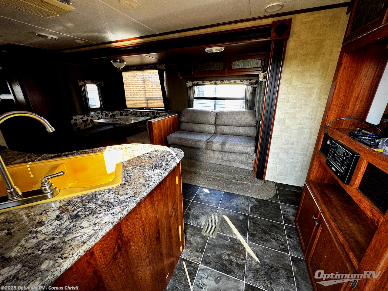 Contact us now about this 2014 Keystone Hideout 31RBDS! 2014 Hideout 31RBDS by Keystone from Optimum RV - Corpus Christi in Robstown, Texas