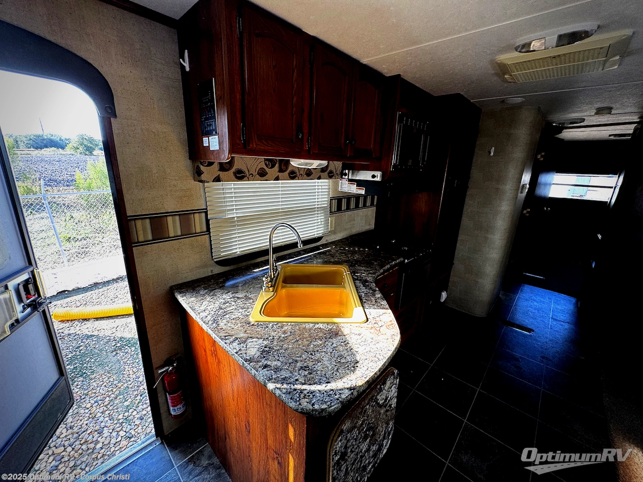 Used 2014 Keystone Hideout 31RBDS available in Robstown, Texas