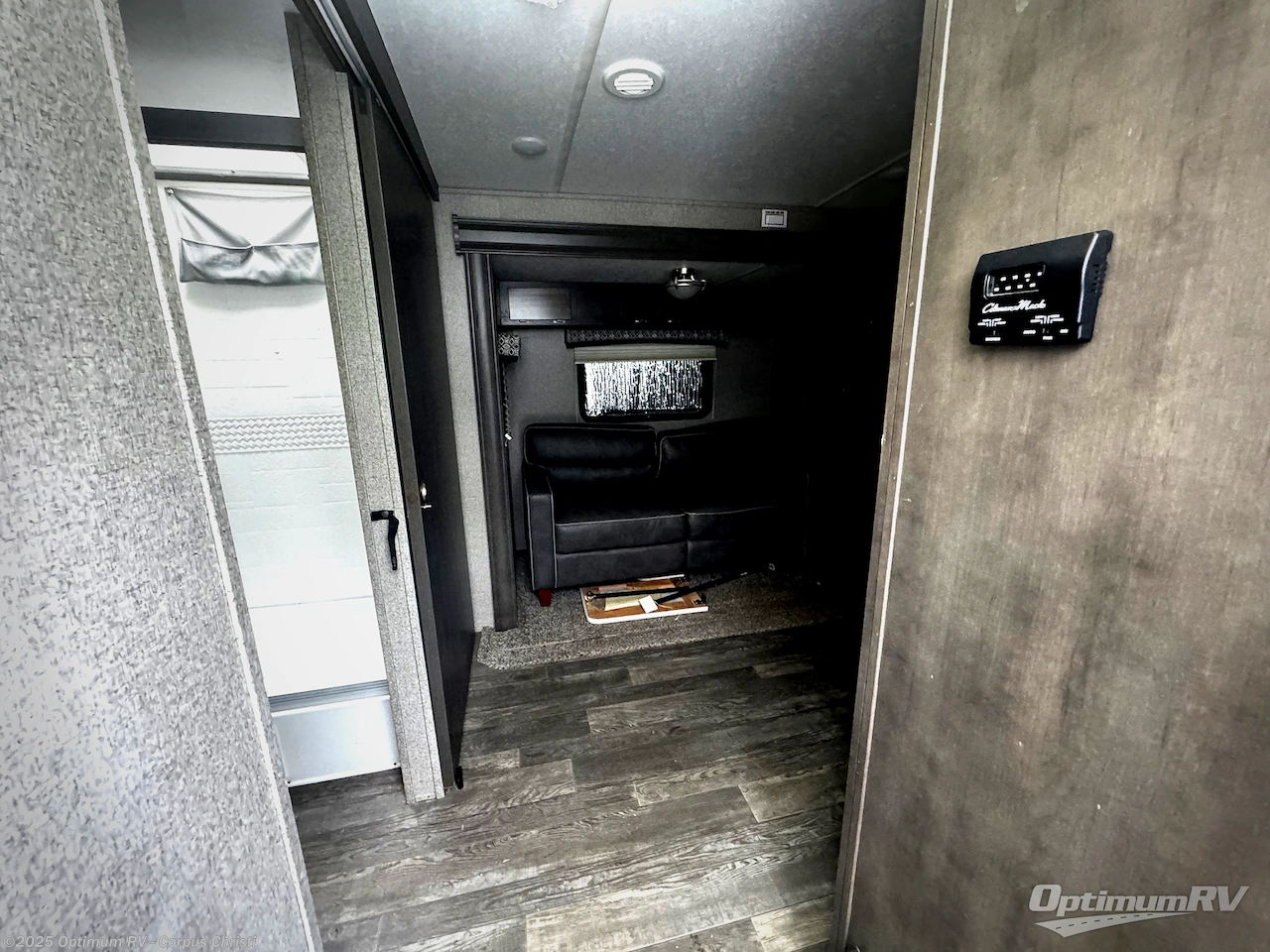 Call now about this 2019 Forest River Flagstaff Micro Lite 25FBLS! 2019 Forest River Flagstaff Micro Lite 25FBLS - Used Travel Trailer For Sale by Optimum RV - Corpus Christi in Robstown, Texas features Slideout, Awning