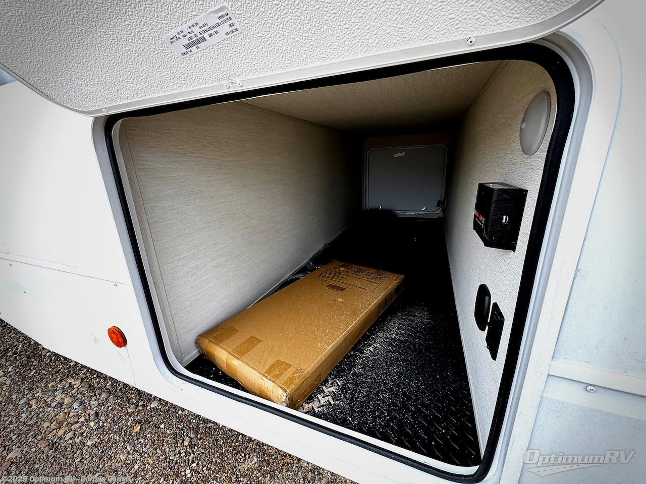 Call now about this 2026 Forest River Cherokee Alpha Wolf 280QBS! 2026 Forest River Cherokee Alpha Wolf 280QBS - New Travel Trailer For Sale by Optimum RV - Corpus Christi in Robstown, Texas features Slideout, Awning