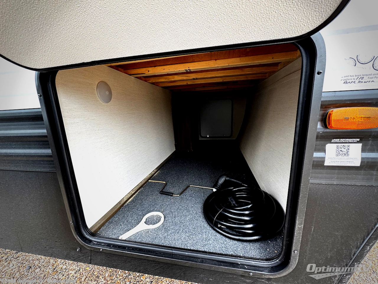 Call now about this 2026 Prime Time Avenger 27REI! 2026 Prime Time Avenger 27REI - New Travel Trailer For Sale by Optimum RV - Corpus Christi in Robstown, Texas features Awning, Slideout