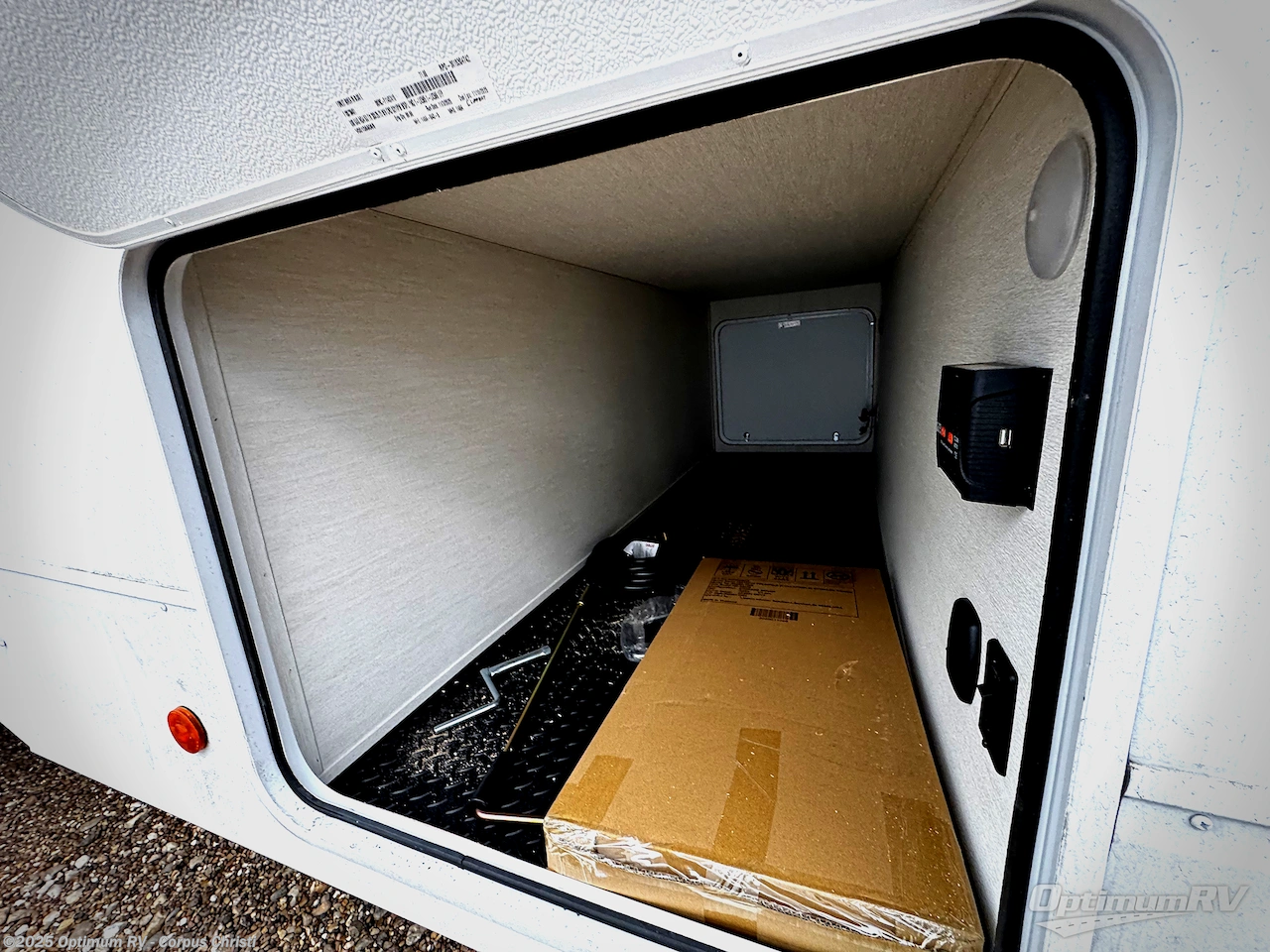 Call now about this 2026 Forest River Cherokee Alpha Wolf 21RB! 2026 Forest River Cherokee Alpha Wolf 21RB - New Travel Trailer For Sale by Optimum RV - Corpus Christi in Robstown, Texas features Awning, Slideout