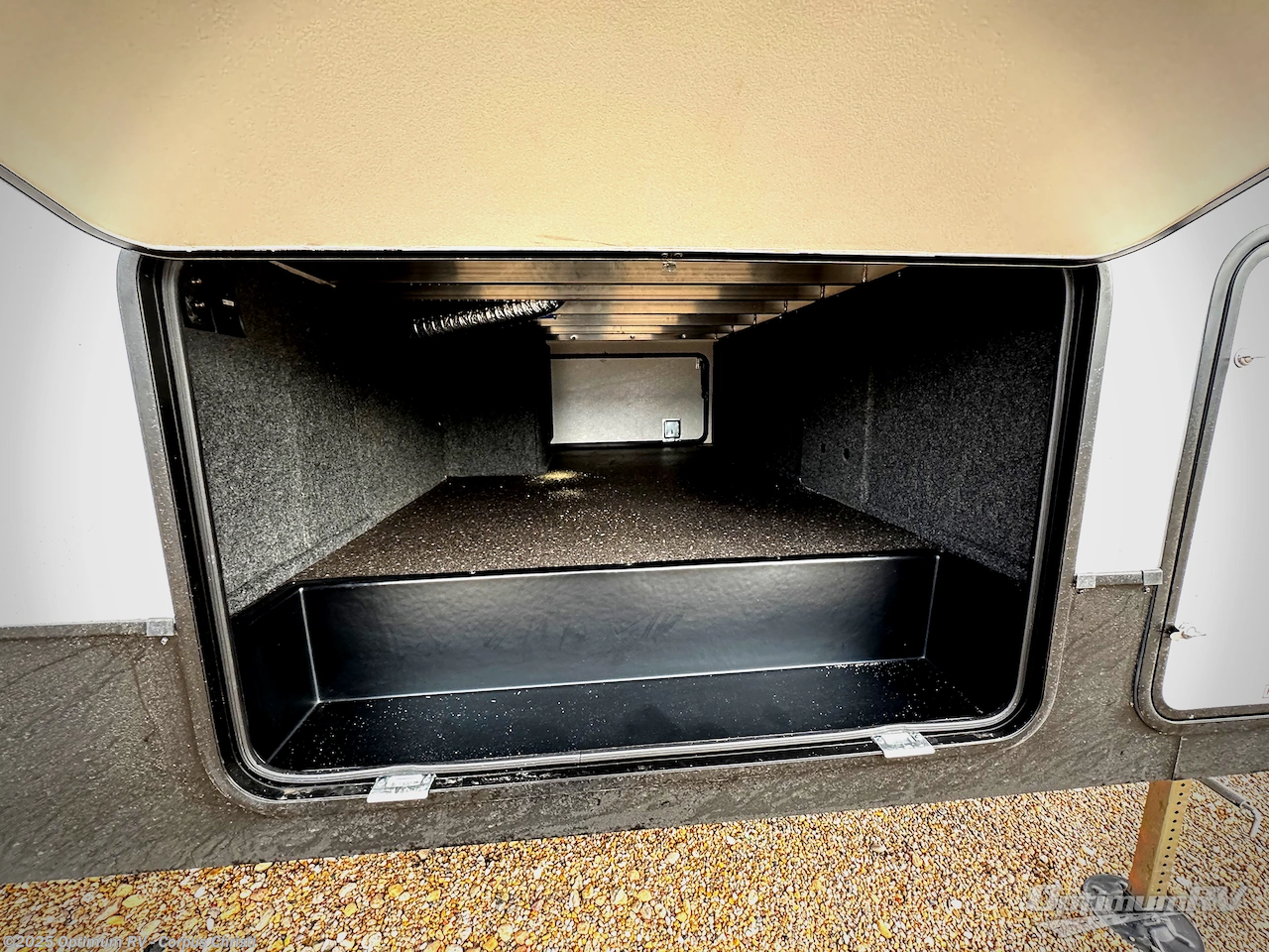 Call now about this 2026 East to West Tandara 388LR! 2026 East to West Tandara 388LR - New Fifth Wheel For Sale by Optimum RV - Corpus Christi in Robstown, Texas features Awning, Slideout