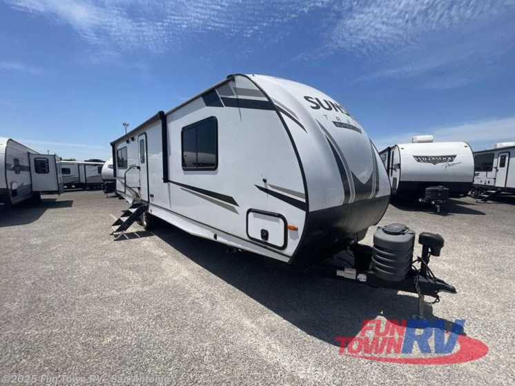 Email now about this 2024 CrossRoads Sunset Trail SS309RK! Used 2024 CrossRoads Sunset Trail SS309RK available in Cibolo, Texas