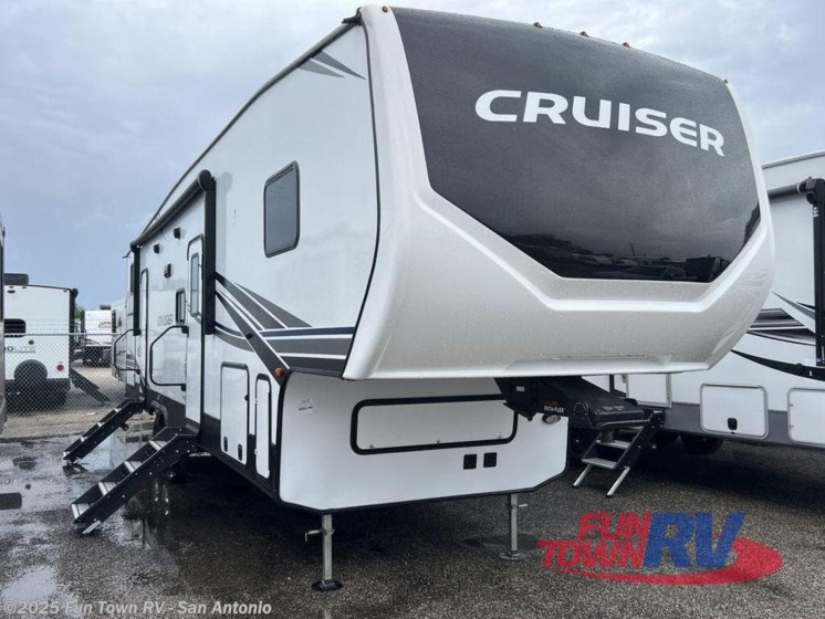 Email now about this 2024 CrossRoads Cruiser Aire CR32BH! Used 2024 CrossRoads Cruiser Aire CR32BH available in Cibolo, Texas
