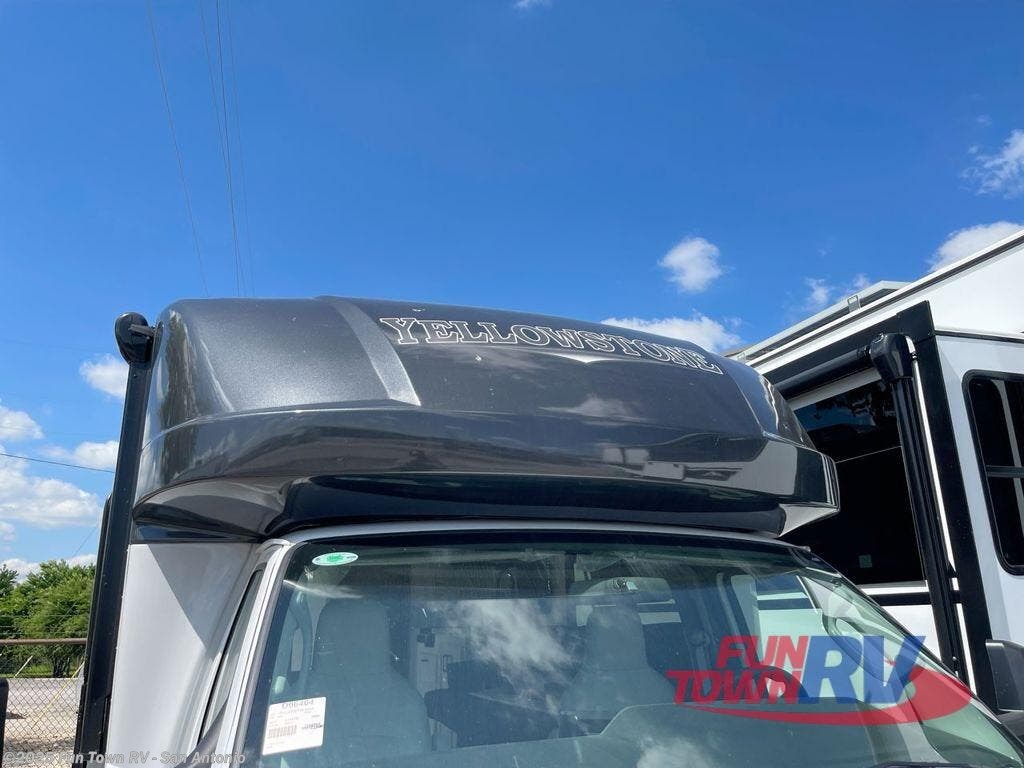 Contact us now about this 2025 Gulf Stream Yellowstone Y5210! 2025 Yellowstone Y5210 by Gulf Stream from Fun Town RV - San Antonio in Cibolo, Texas