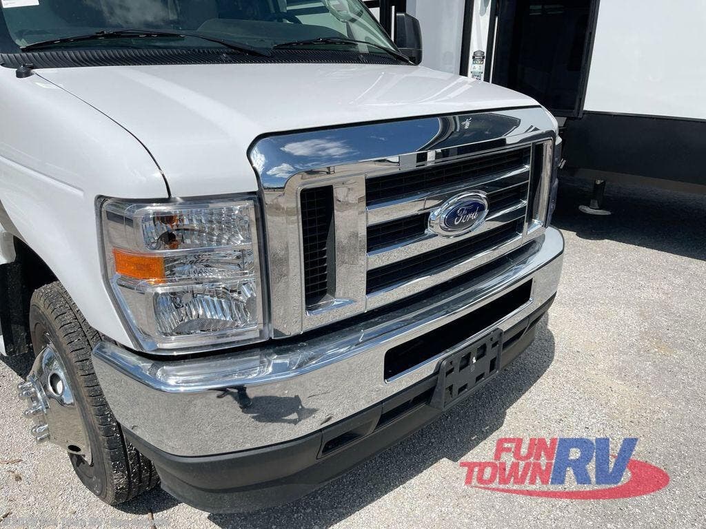 New 2025 Gulf Stream Yellowstone Y5210 available in Cibolo, Texas