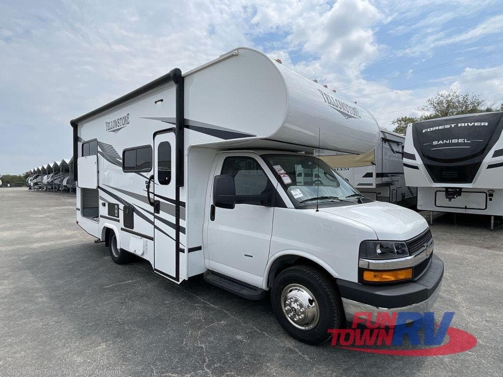 Email now about this 2026 Gulf Stream Yellowstone Y6237LE! New 2026 Gulf Stream Yellowstone Y6237LE available in Cibolo, Texas