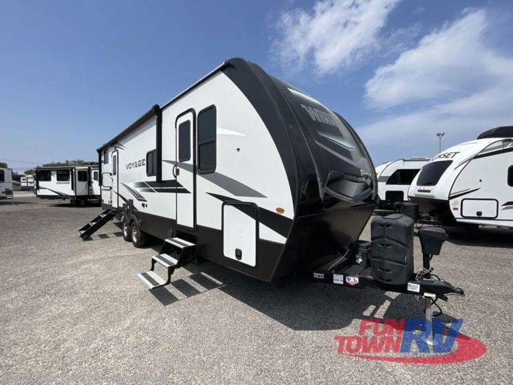 Email now about this 2022 Winnebago Voyage 3033BH! Used 2022 Winnebago Voyage 3033BH available in Cibolo, Texas