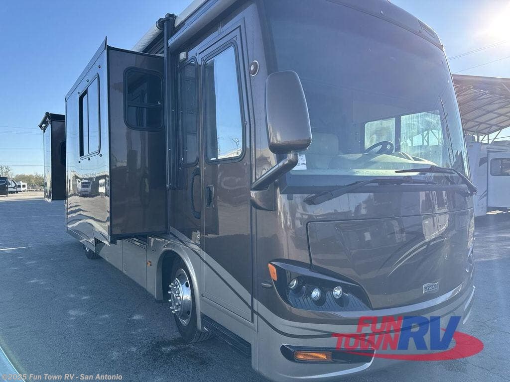 Contact us now about this 2014 Newmar Ventana LE 3436! 2014 Ventana LE 3436 by Newmar from Fun Town RV - San Antonio in Cibolo, Texas