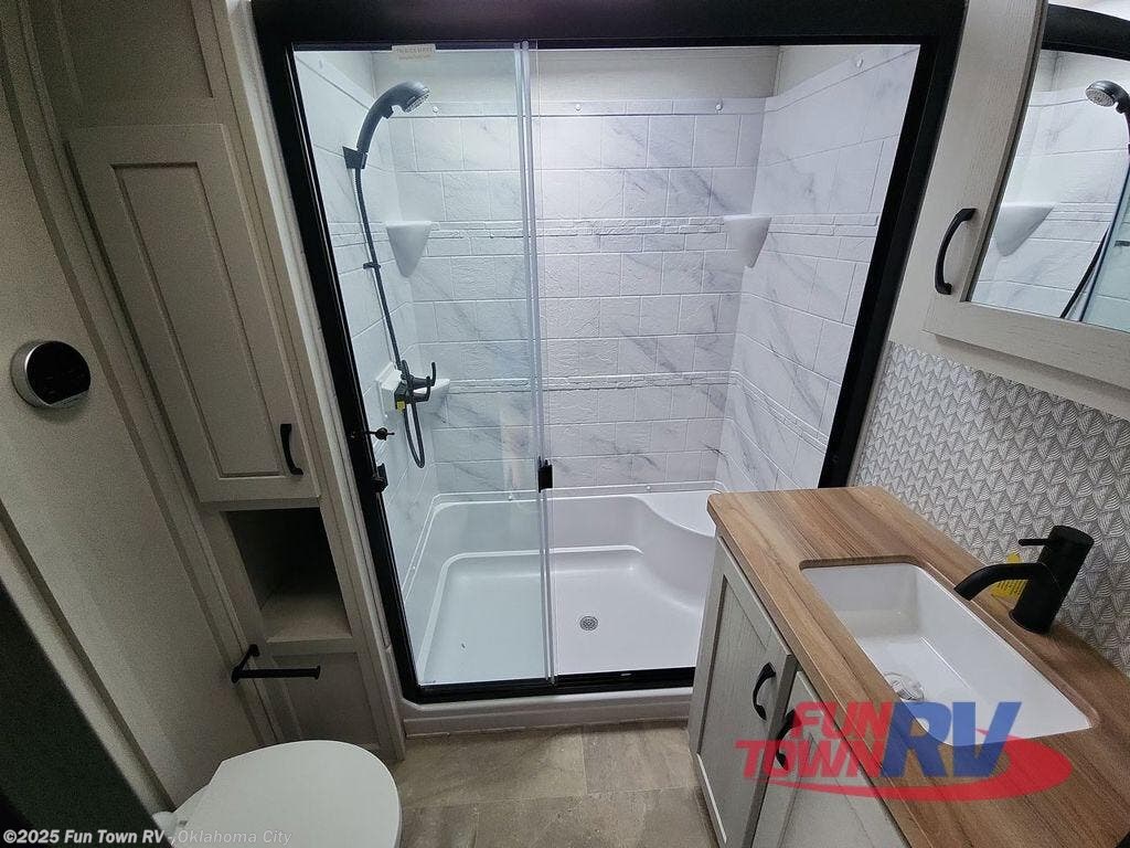 Contact us now about this 2025 Coachmen Brookstone 318RLL! 2025 Brookstone 318RLL by Coachmen from Fun Town RV - Oklahoma City in Oklahoma City, Oklahoma