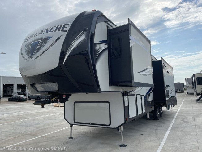 2018 Avalanche 320RS by Keystone from Blue Compass RV Katy in Katy, Texas