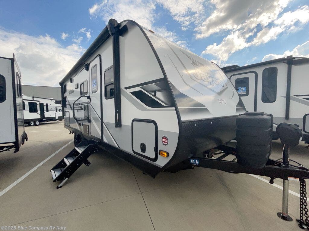 Contact us now about this 2025 Jayco Jay Feather 21MBH! 2025 Jay Feather 21MBH by Jayco from Blue Compass RV Katy in Katy, Texas