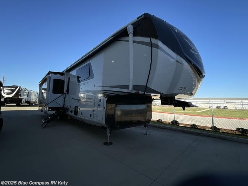 Email now about this 2025 Jayco Pinnacle 38FBRK! New 2025 Jayco Pinnacle 38FBRK available in Katy, Texas