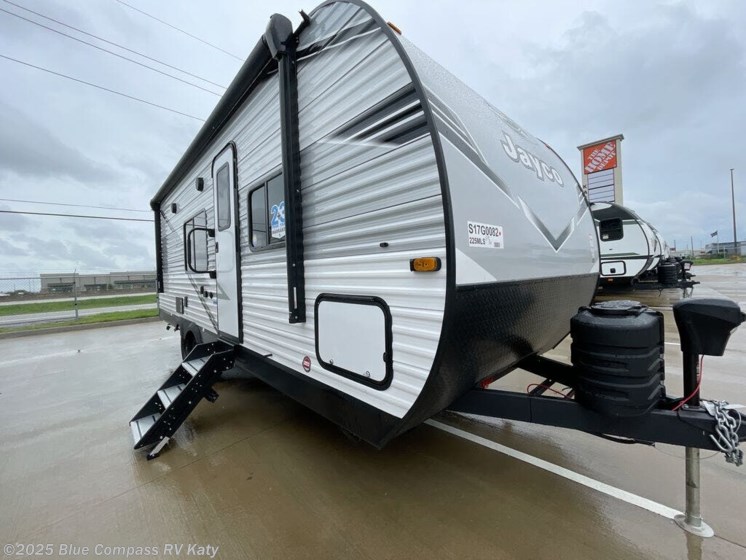 Email now about this 2025 Jayco Jay Flight SLX 225MLS! New 2025 Jayco Jay Flight SLX 225MLS available in Katy, Texas