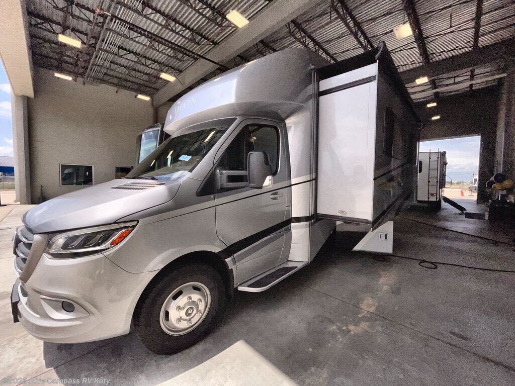 Call now about this 2021 Tiffin Wayfarer 25rw! 2021 Tiffin Wayfarer 25rw - Used Class C For Sale by Blue Compass RV Katy in Katy, Texas