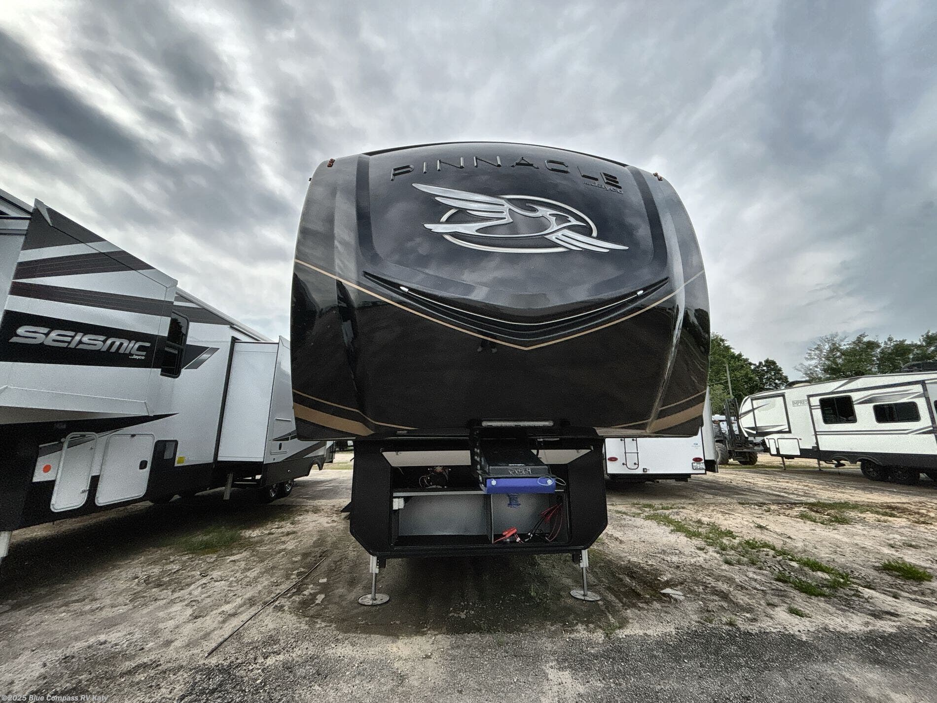 Email now about this 2025 Jayco Pinnacle 38FBRK! New 2025 Jayco Pinnacle 38FBRK available in Katy, Texas