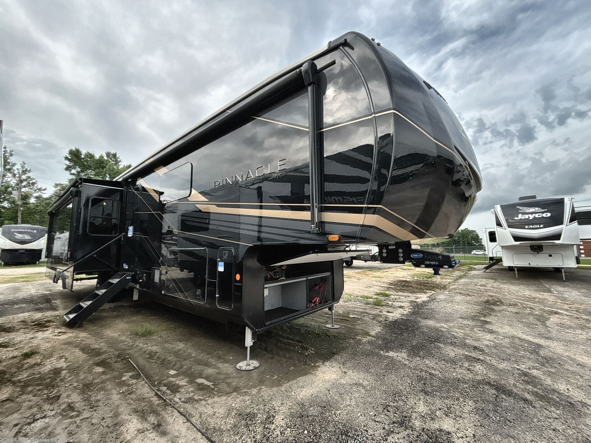 New 2025 Jayco Pinnacle 38FBRK available in Katy, Texas