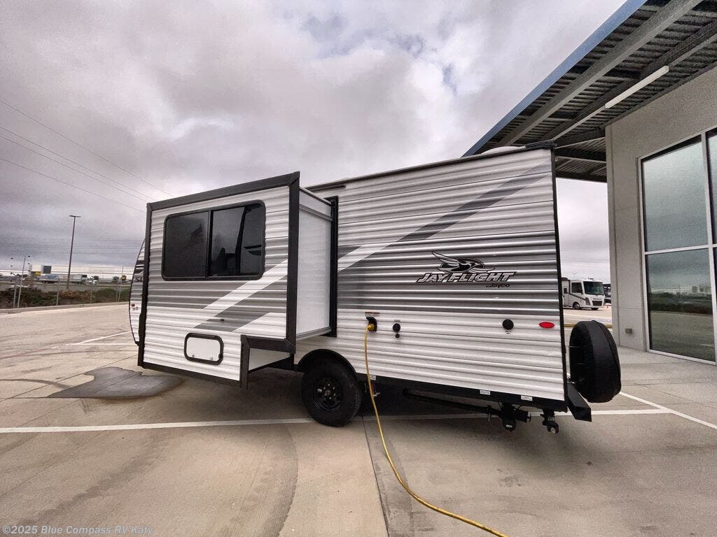 Contact us now about this 2025 Jayco Jay Flight 197MB! 2025 Jay Flight 197MB by Jayco from Blue Compass RV Katy in Katy, Texas