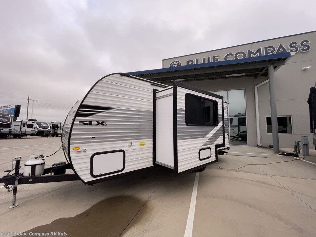 Call now about this 2025 Jayco Jay Flight 197MB! 2025 Jayco Jay Flight 197MB - Used Travel Trailer For Sale by Blue Compass RV Katy in Katy, Texas