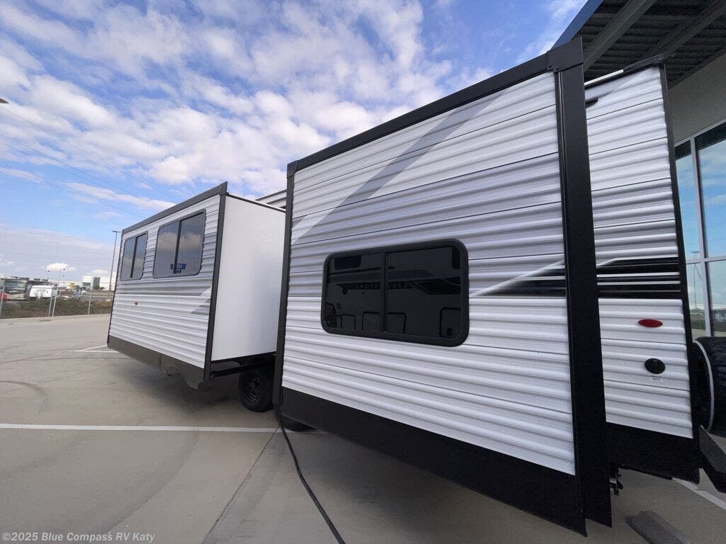 New 2026 Jayco Jay Flight SLX 321BDS available in Katy, Texas