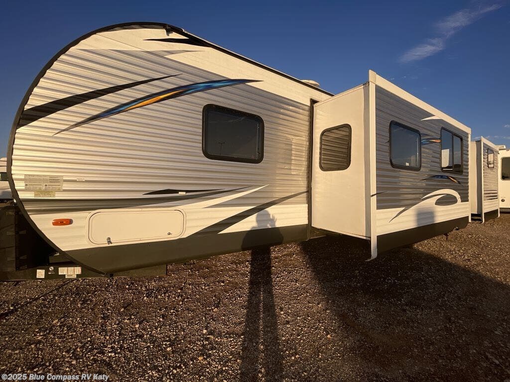 Used 2018 Forest River Salem Hemisphere 32BHDS available in Katy, Texas