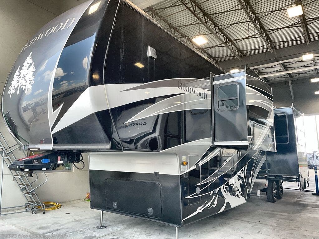 Contact us now about this 2021 CrossRoads Redwood 4001LK! 2021 Redwood 4001LK by CrossRoads from Blue Compass RV Katy in Katy, Texas