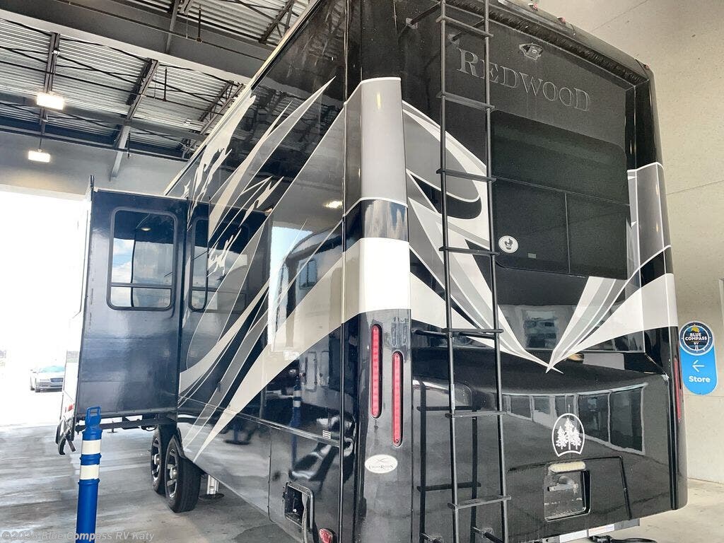 Used 2021 CrossRoads Redwood 4001LK available in Katy, Texas