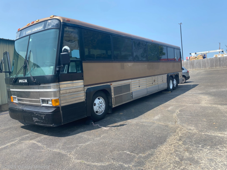 Email now about this 1986 MCI 45 passenger! Used 1986 MCI 45 passenger available in Hot Springs, Arkansas