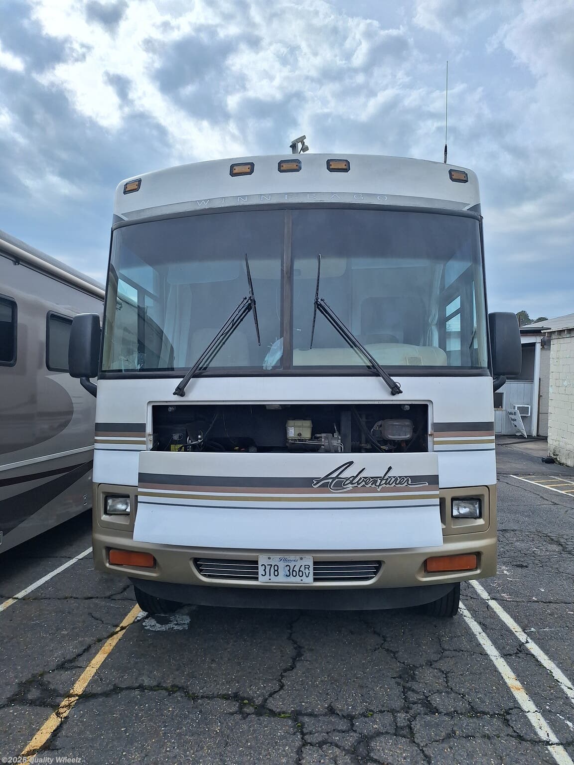 New 2002 Winnebago Adventurer M37G available in Hot Springs, Arkansas