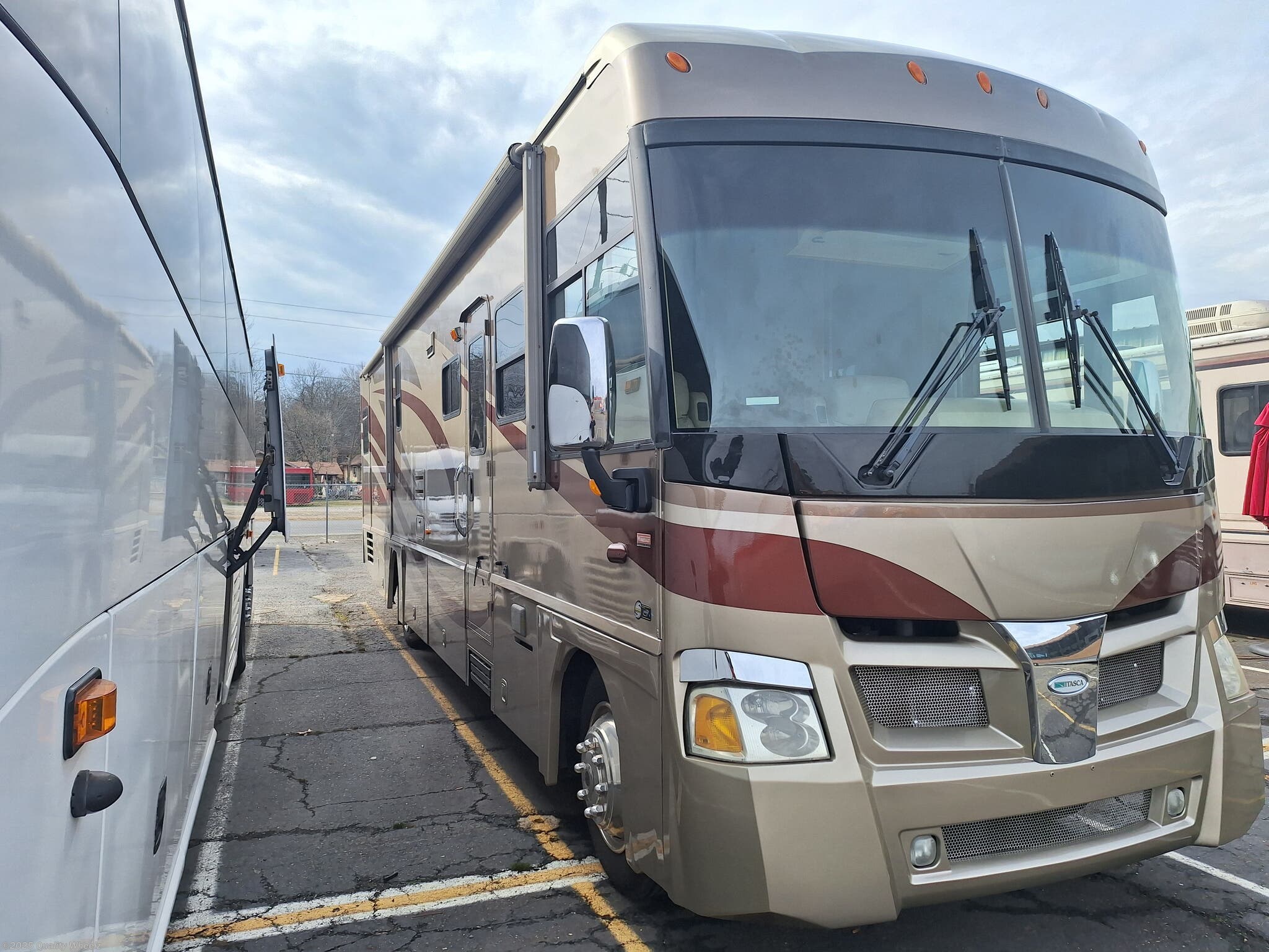 Contact us now about this 2006 Winnebago Suncruiser 38j! 2006 Suncruiser 38j by Winnebago from Quality Wheelz in Hot Springs, Arkansas
