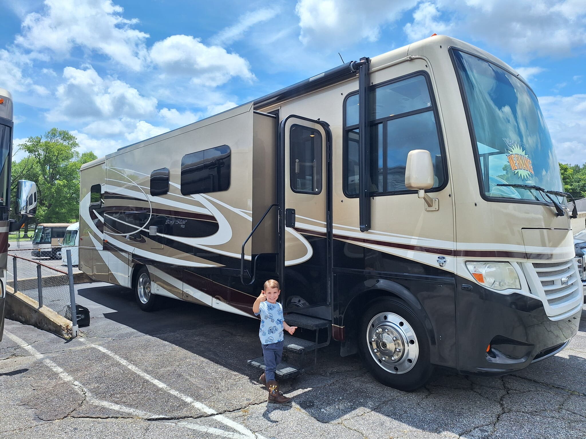 Call now about this 2017 Newmar Bay Star 3518! 2017 Newmar Bay Star 3518 - New Class A For Sale by Quality Wheelz in Hot Springs, Arkansas features Slideout, Smoke Detector, Hitch, External Shower, Convection Microwave