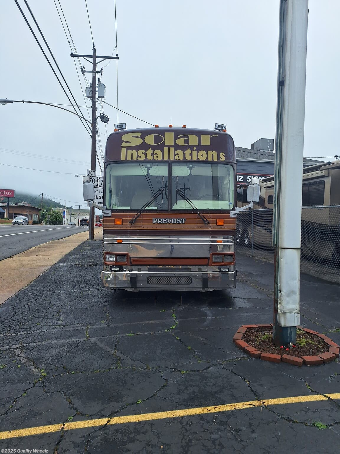 Call now about this 1989 Prevost Liberty Liberty coach! 1989 Prevost Liberty Liberty coach - Used Bus Conversion For Sale by Quality Wheelz in Hot Springs, Arkansas features Roof Vents, Queen Bed, Hitch