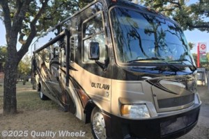 2012 Thor Motor Coach Outlaw 3611