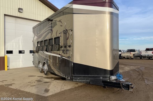 5 Horse Trailer - 2012 Blue Ribbon 5H Reverse Slant Load available Used in Douglas, ND