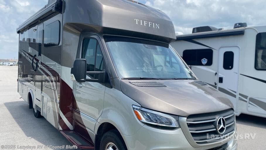 Email now about this 2023 Tiffin Wayfarer 24 QW! Used 2023 Tiffin Wayfarer 24 QW available in Council Bluffs, Iowa