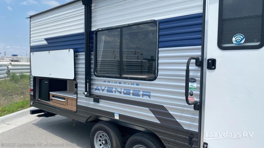 Call now about this 2022 Prime Time Avenger 26BK! 2022 Prime Time Avenger 26BK - Used Travel Trailer For Sale by Lazydays RV of Council Bluffs in Council Bluffs, Iowa